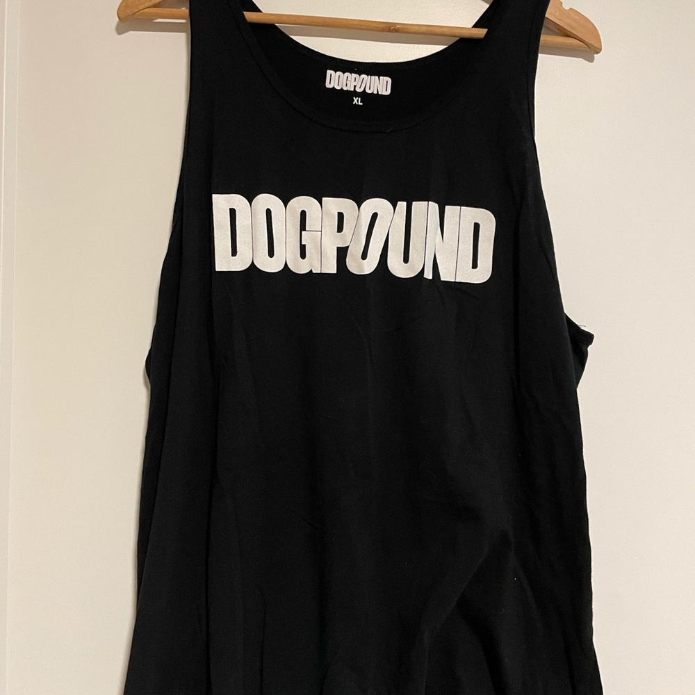 Dogpund tank